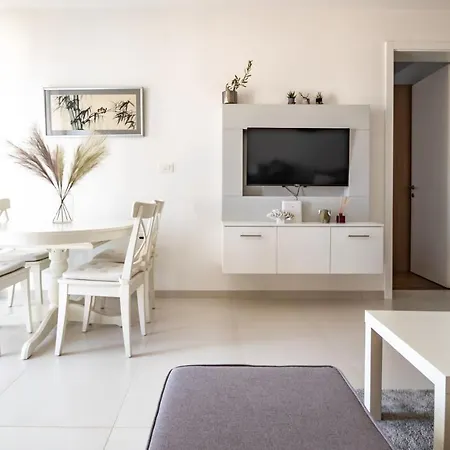 Boutique La Perla Jacuzzi Apartment Murter