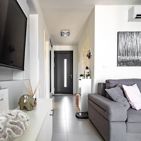 Boutique La Perla Jacuzzi Apartment *