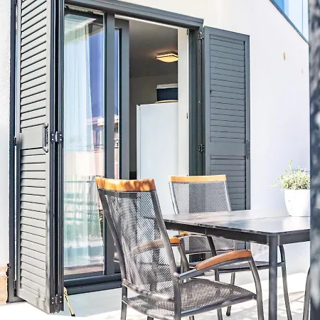 Boutique La Perla Jacuzzi Apartment Murter