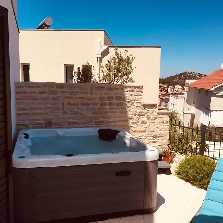 Apartment Boutique La Perla Jacuzzi *