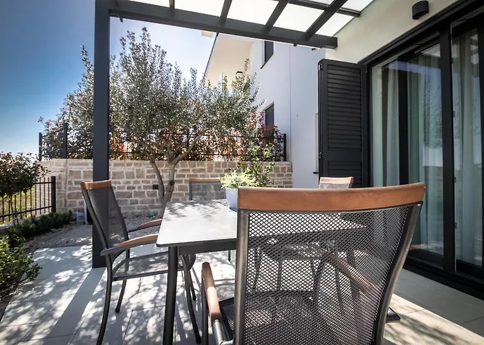 Boutique La Perla Jacuzzi Murter